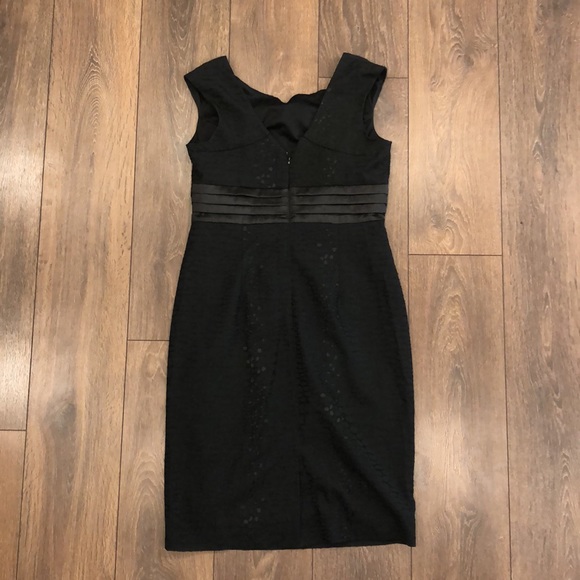 Le Chateau Sleeveless Midi Black Dress Size L - Picture 3 of 8